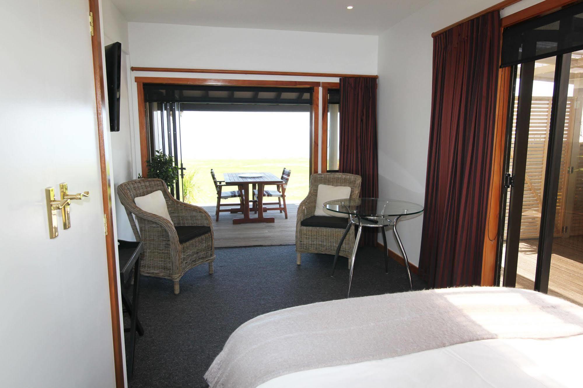 Te Puru Beach Lodge Extérieur photo