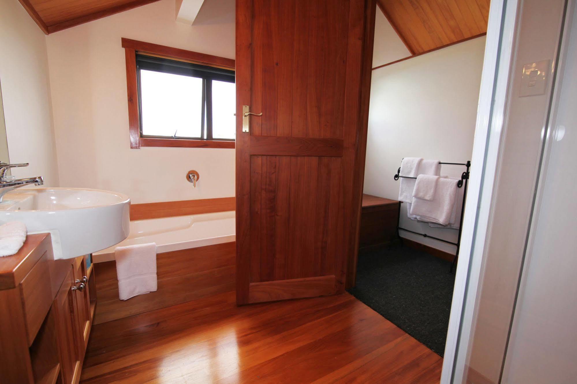 Te Puru Beach Lodge Extérieur photo