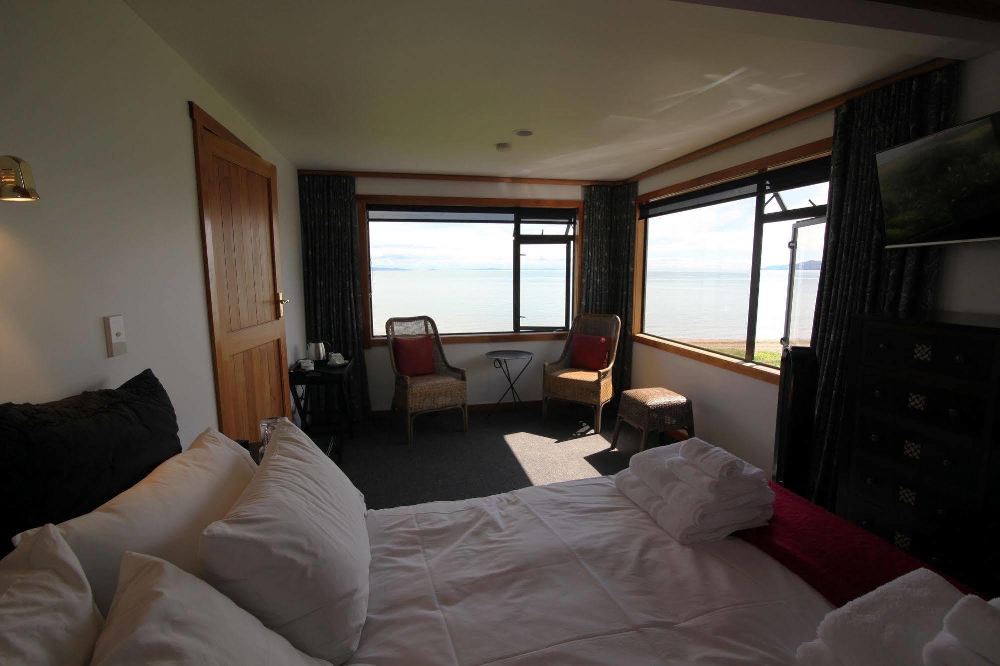 Te Puru Beach Lodge Extérieur photo