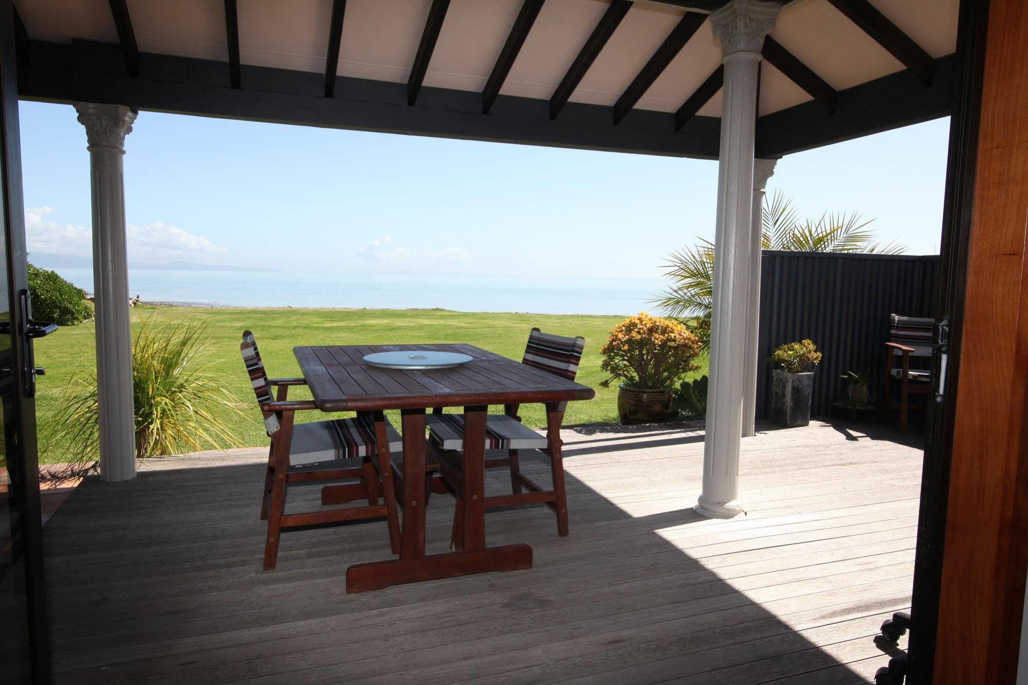 Te Puru Beach Lodge Extérieur photo