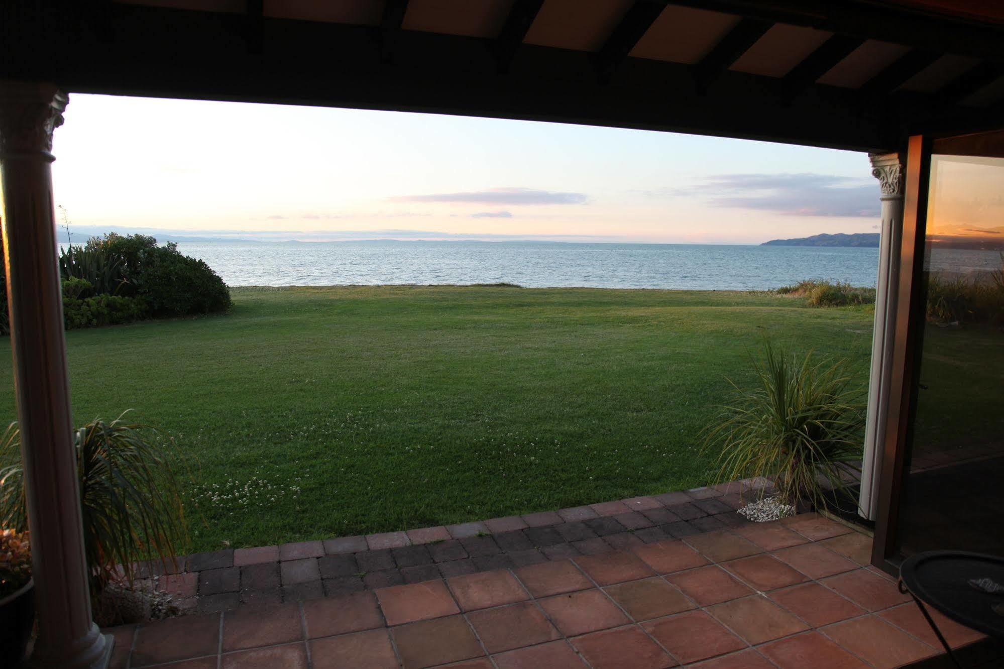 Te Puru Beach Lodge Extérieur photo